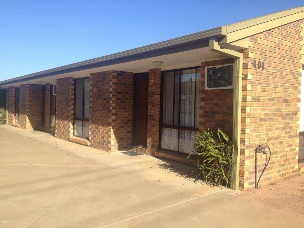 Centrepoint Motel Deniliquin Exterior foto