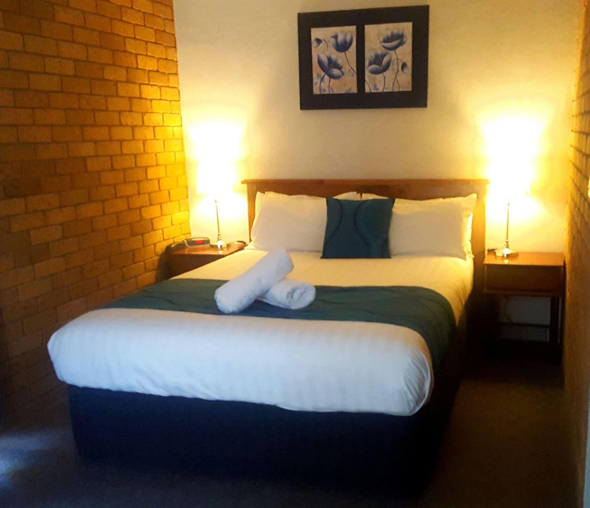 Centrepoint Motel Deniliquin Exterior foto